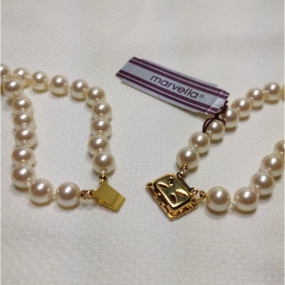 Marvella Double Strand Faux Pearl Necklace NWT, Gold Tone Box Clasp, Vintage - Picture 6 of 7